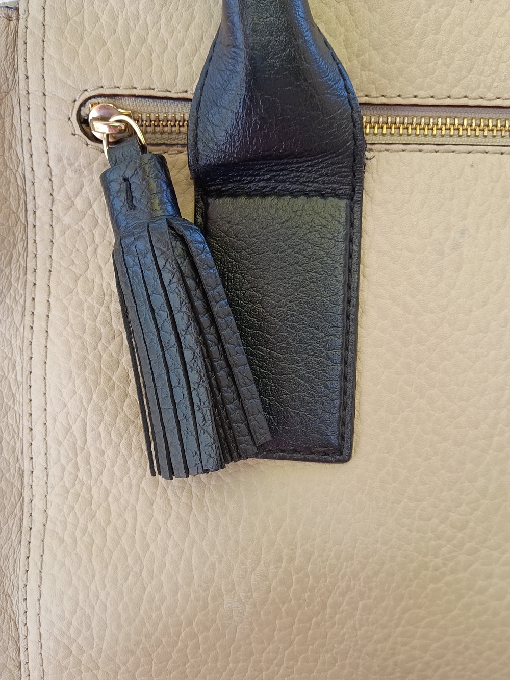 kate spade New York Tote Buttermilk and Black Leather Two-Tone Pebbled Leather - Picture 6 of 7
